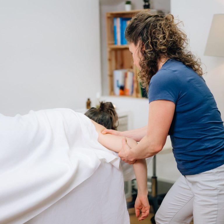 Michaela Hochwallner_Massage_SkullPel inMotion